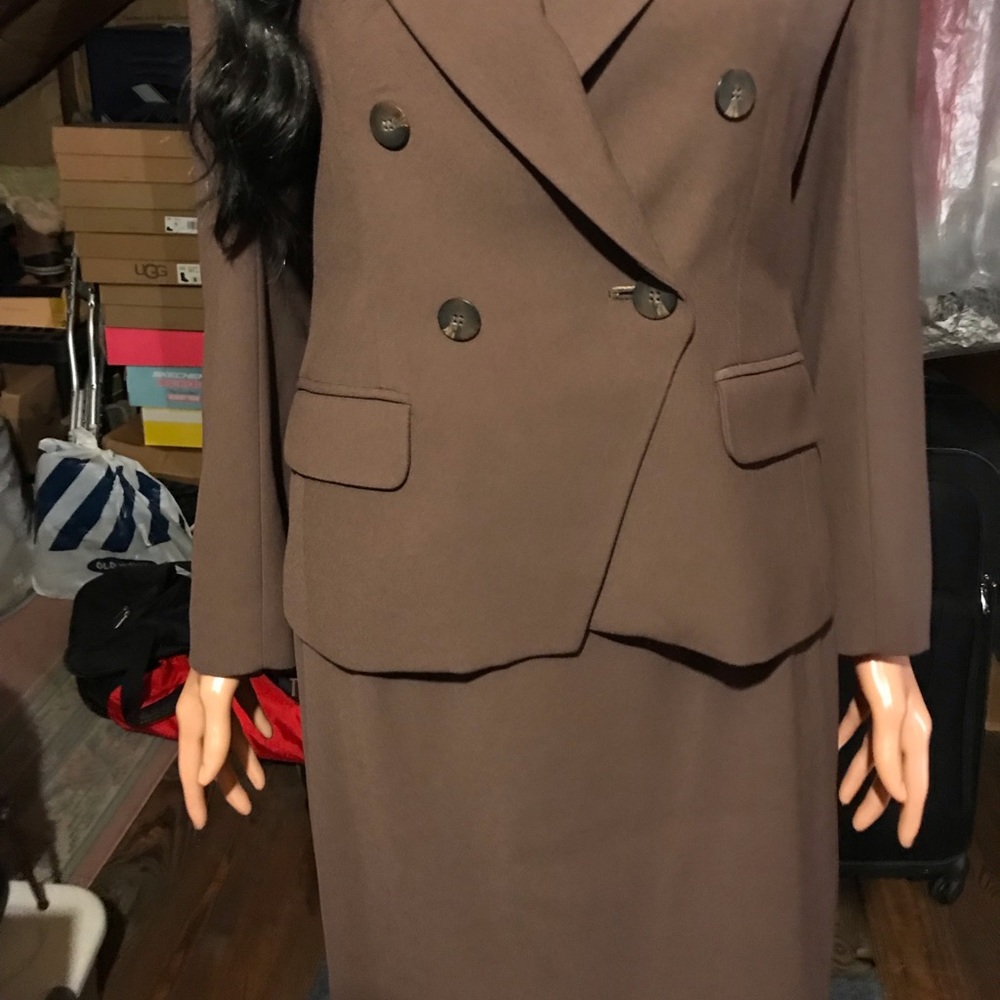 Women’s Rena Rowen Brown Skirt Suit Size 8P